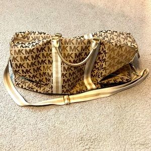 MICHAEL KORS DUFFLE BAG